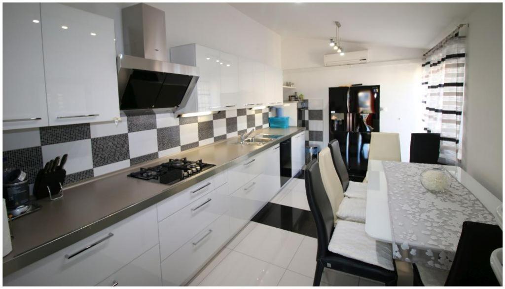 Mikelin Apartment Primosten Luaran gambar