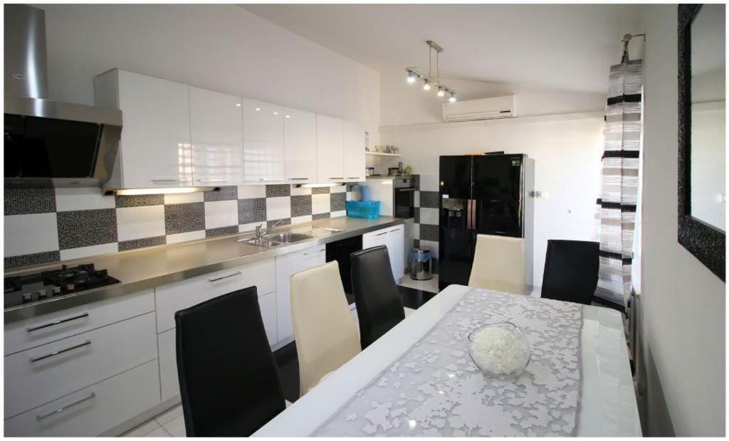 Mikelin Apartment Primosten Luaran gambar